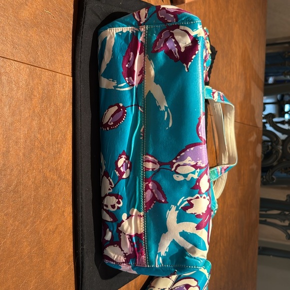 CHANEL TOTE AND COSMETIC BAG - Picture 7 of 11